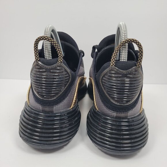 Nike Air Max 2090 Men's Black Metallic Gold Athletic Shoes DC2191-001 US Size 8 - Picture 4 of 8